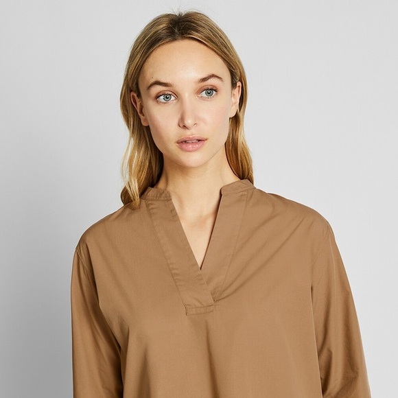 Like New‼️ Uniqlo Extra Fine Cotton Beige V-Neck Long Blouse Shirt, Size S - Picture 2 of 16